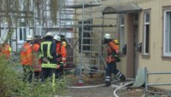 Brand bei Abrissarbeiten - Thieder Feuerwehr probte Ernstfall