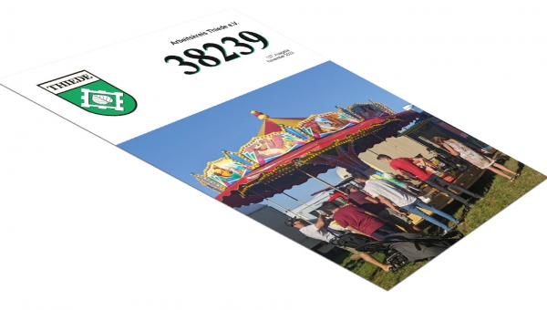 137. Ausgabe des Ortsblatts „38239” wird verteilt